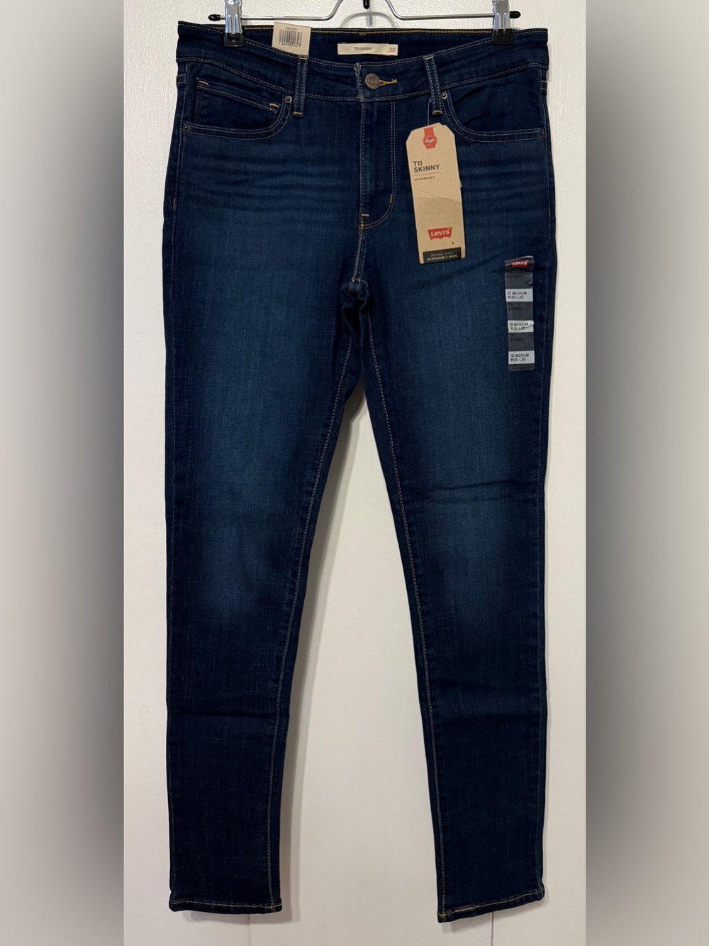 Levi’s 711 Skinny Hypersoft Dark Wash Jeans NWT Size 10 Medium W30 L30